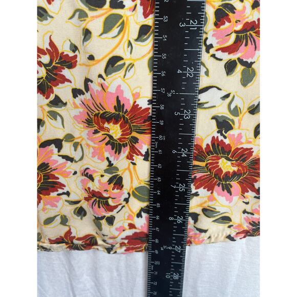 Torrid floral 3/4 length sleeve V-neck flowy blouse, size 1 EUC - Picture 8 of 10